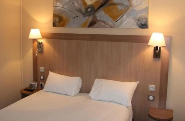 Logis Lhotel Restaurant Antony Verrieres Le Buisson Massy  Room photo